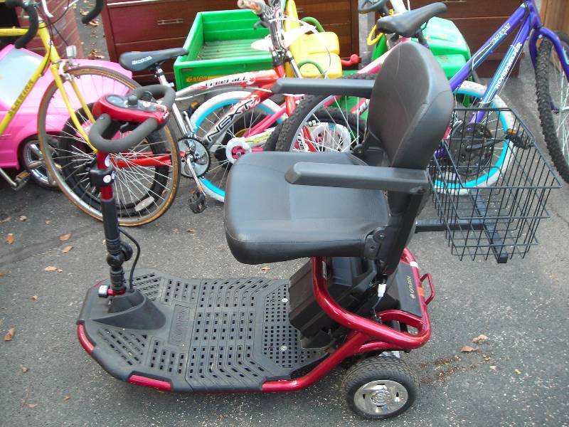 Golden Brand 3 Wheel Electric Scooter Complete But Needs Work