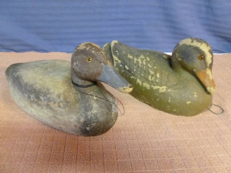lot 35 image: Vintage Duck Decoy