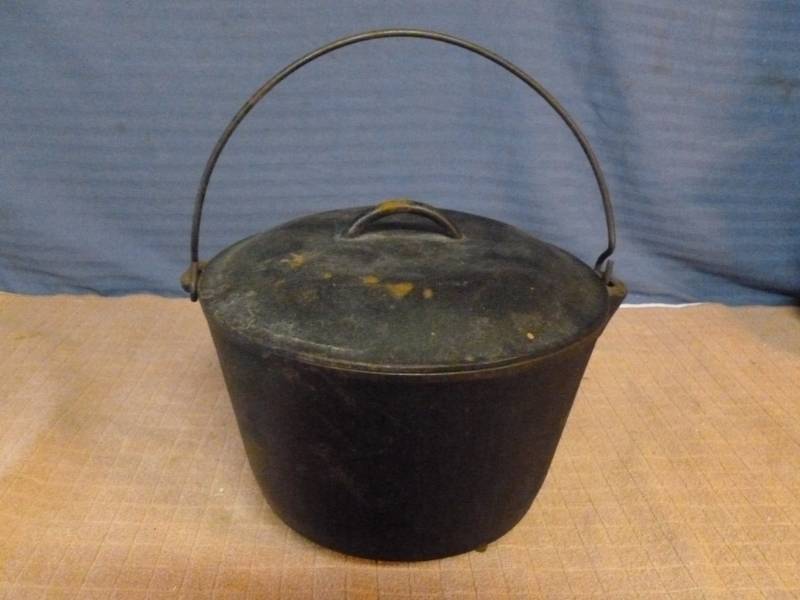 lot 38 image: Cast Iron Kettle