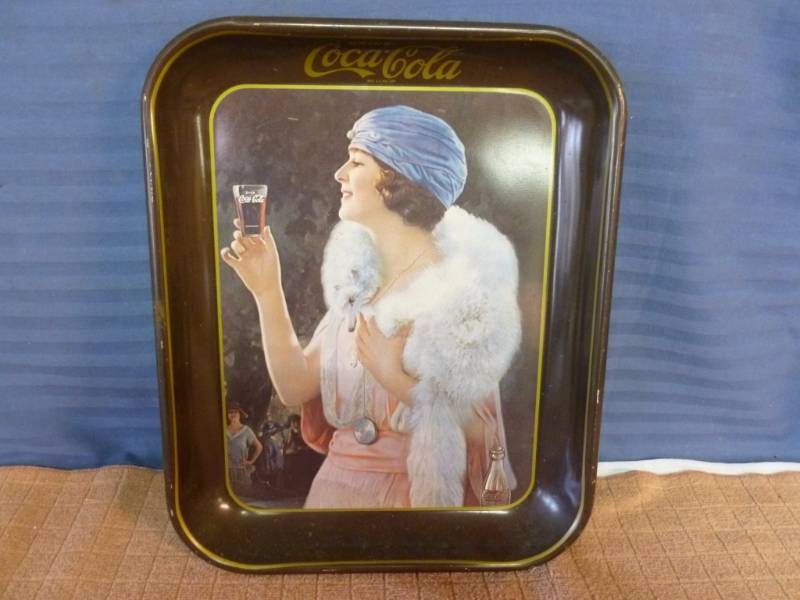 lot 61 image: Vintage Coca-Cola
