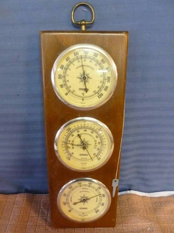 lot 64 image: Wall Weather Dial