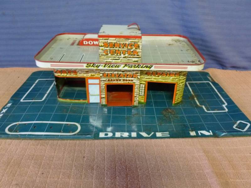 lot 67 image: Vintage Marx