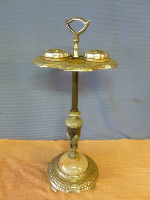 lot 77 image: Vintage Smoke Stand