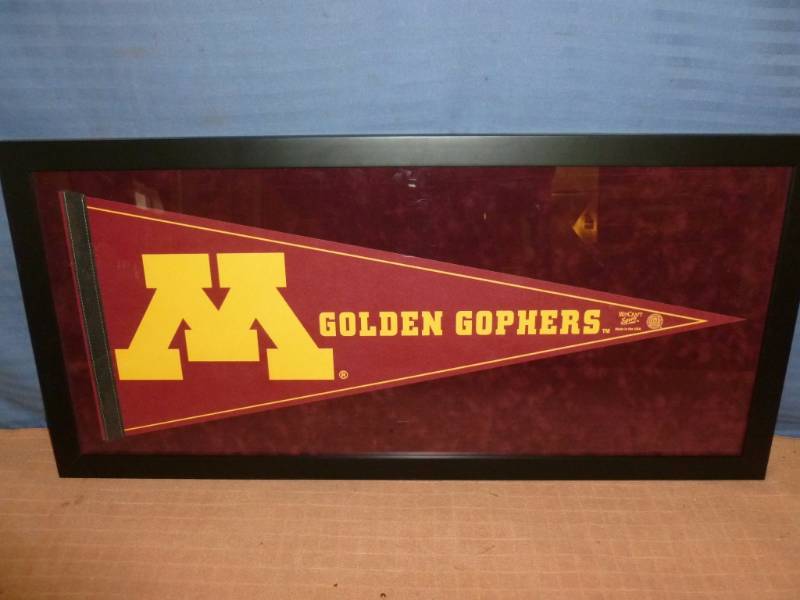 lot 99 image: Sports Collectible