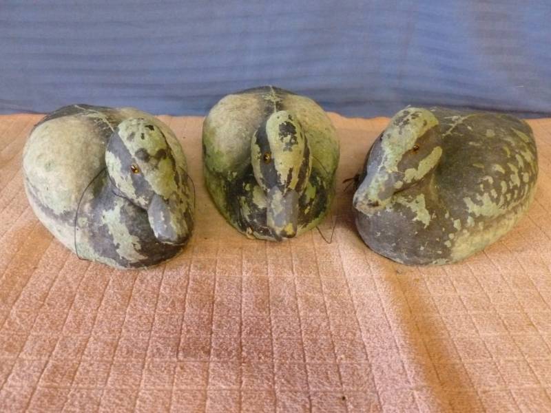 lot 104 image: Vintage Duck Decoy