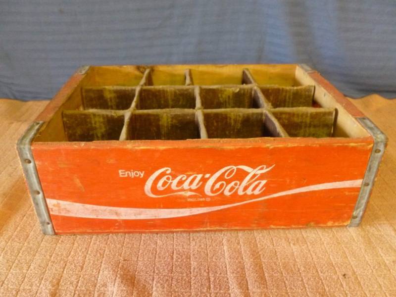 lot 153 image: Vintage Coca-Cola