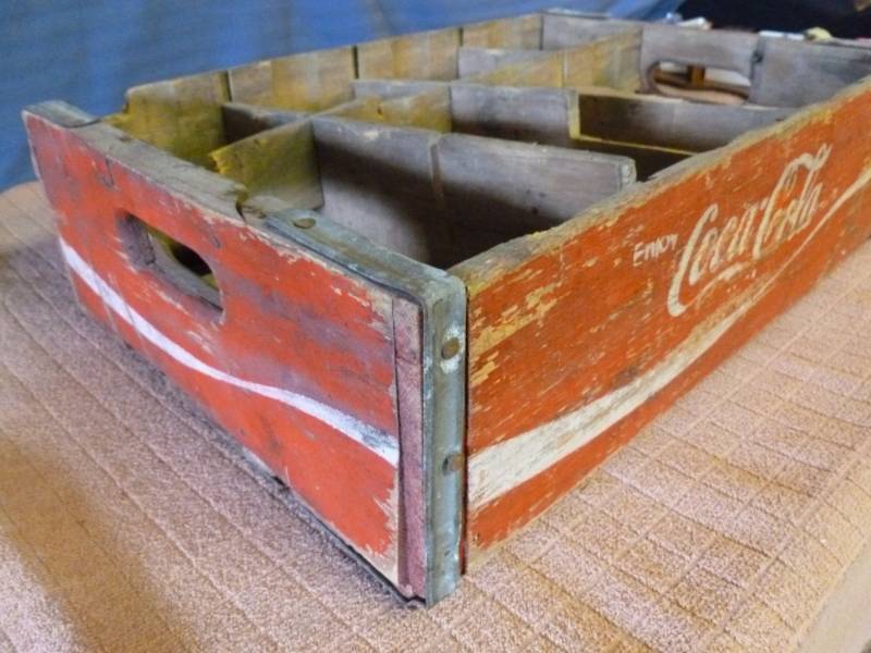 lot 154 image: Vintage Coca-Cola