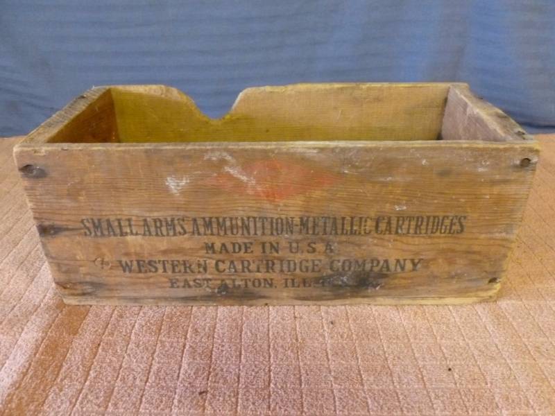 lot 158 image: Vintage Ammo Case