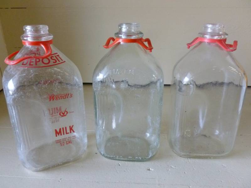 lot 163 image: Vintage Milk Bottles