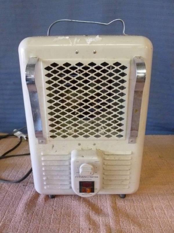 lot 184 image: Titan Milk House Heater