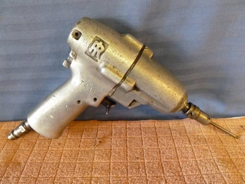 lot 186 image: Pneumatic Tools