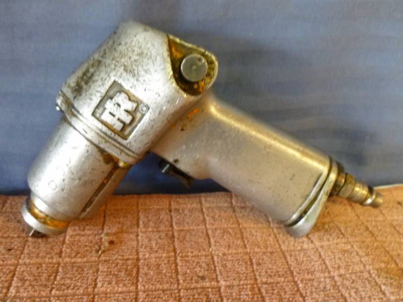 lot 187 image: Pneumatic Tools