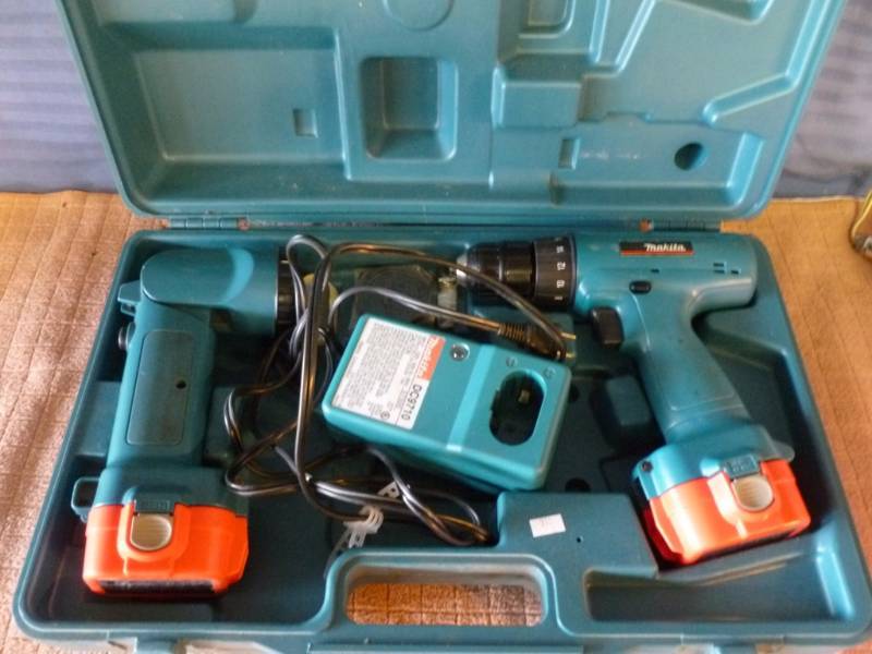 lot 190 image: Makita Cordless Set