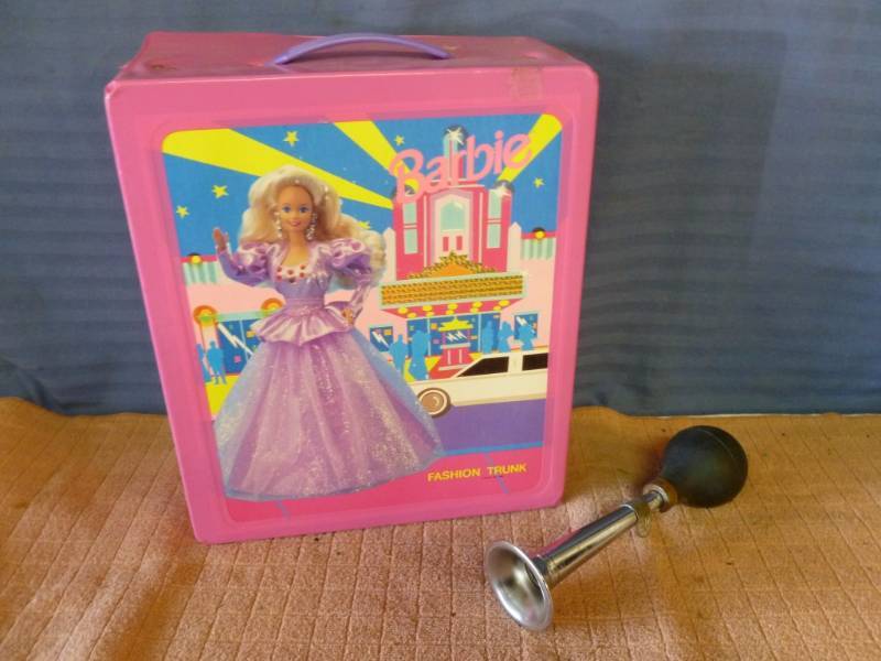 lot 192 image: Barbie Doll Case
