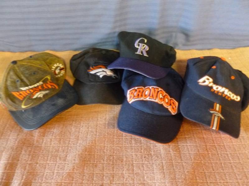 lot 207 image: Baseball Caps