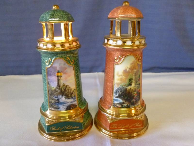 lot 240 image: Thomas Kinkade Lighthouses