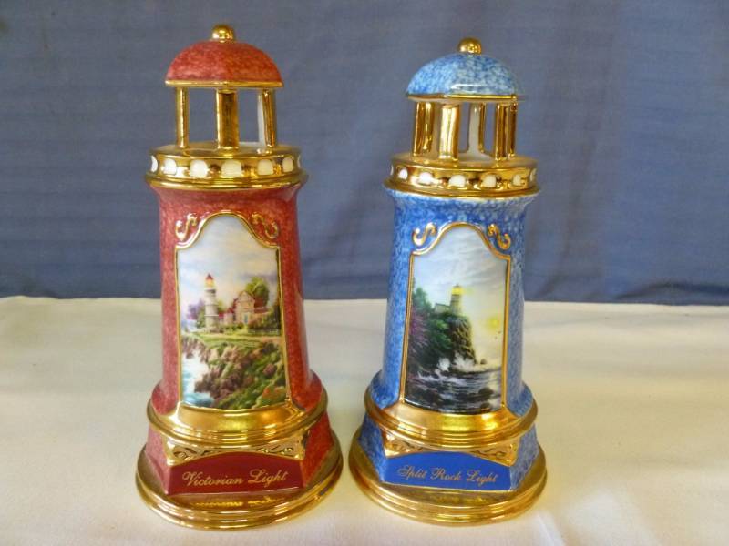 lot 241 image: Thomas Kinkade Lighthouses
