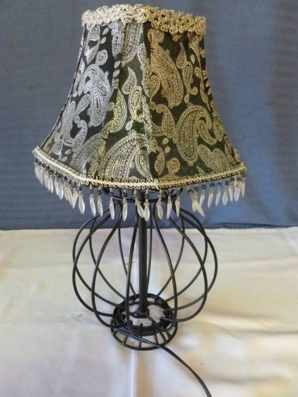 lot 247 image: Lamp