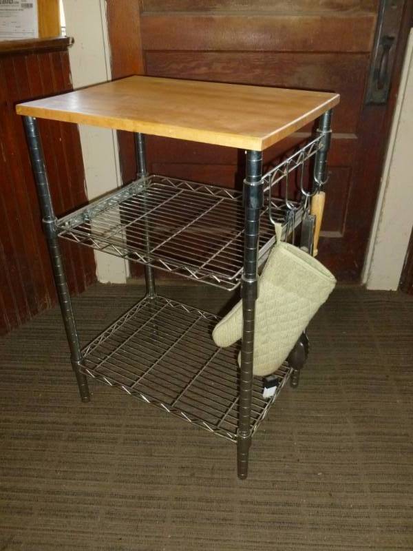 lot 252 image: Kitchen Prep Table