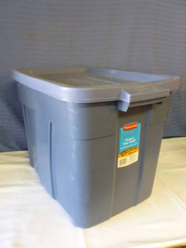 lot 270 image: Storage Tote
