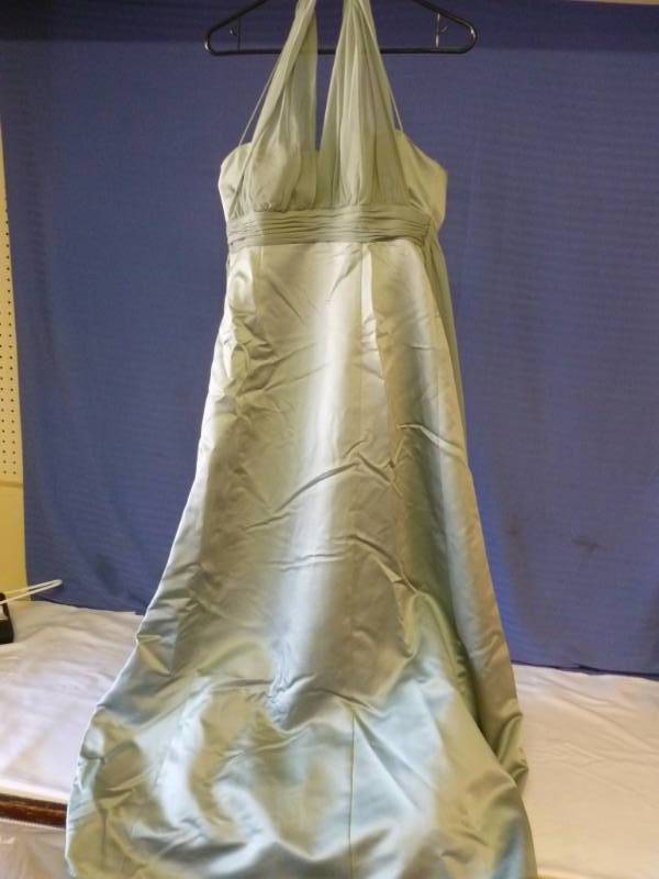 lot 289 image: Brides Maid Dress