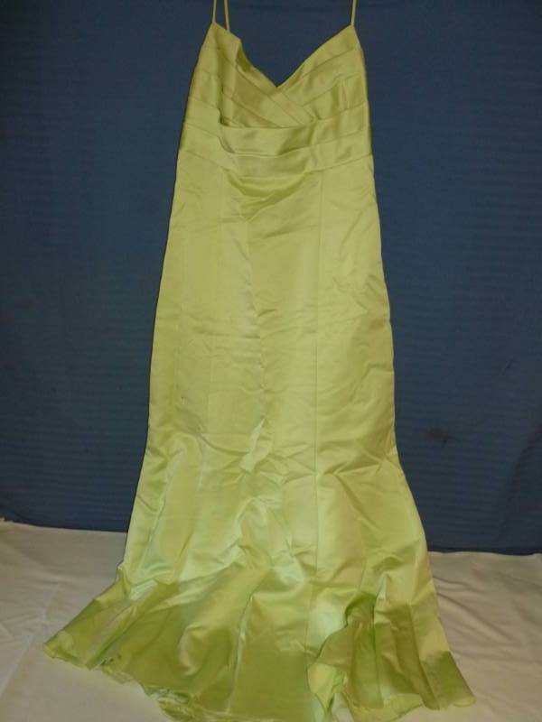 lot 290 image: Brides Maid Dress