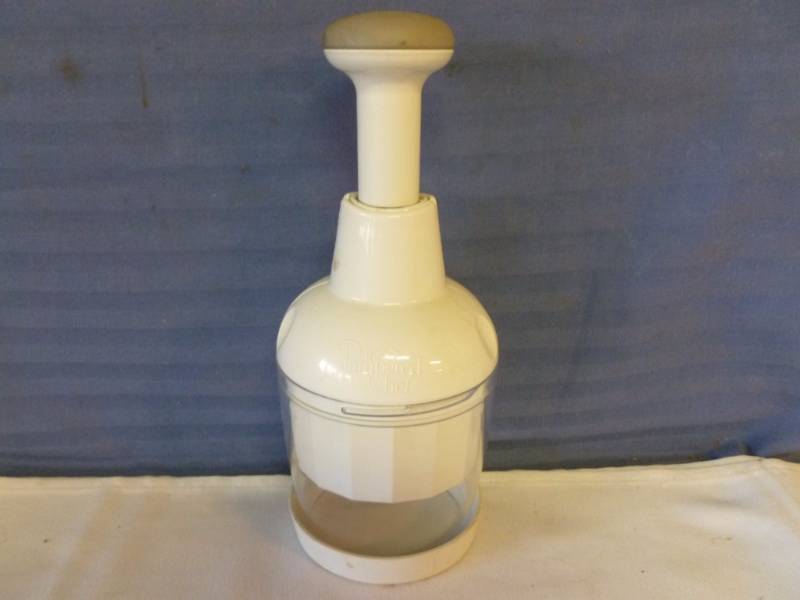 lot 296 image: Pampered Chef