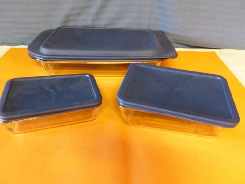 lot 356 image: Pyrex