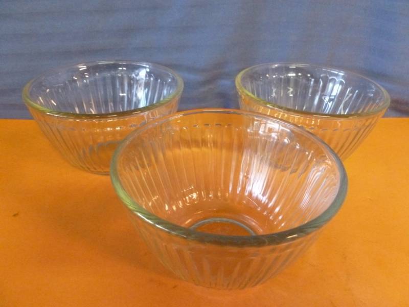 lot 358 image: Pyrex