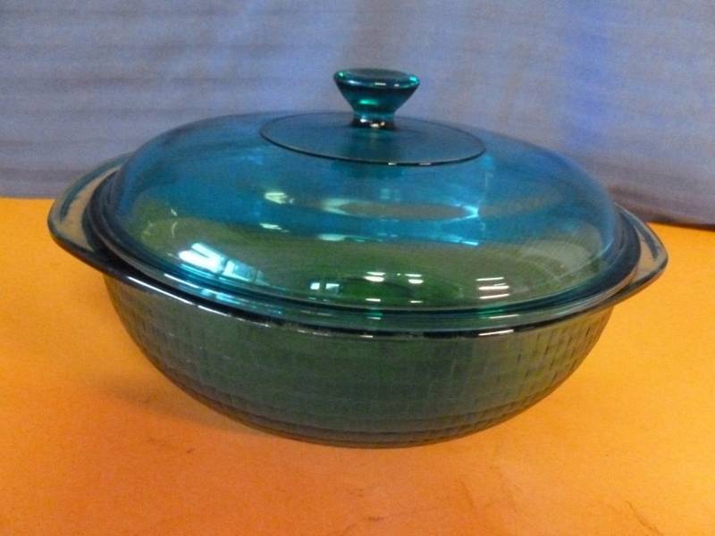 lot 360 image: Pyrex
