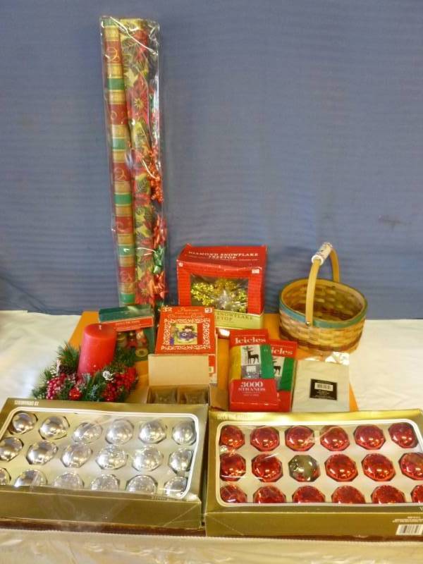 lot 367 image: Christmas Items