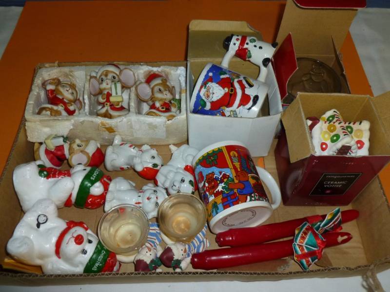 lot 369 image: Christmas Decorations