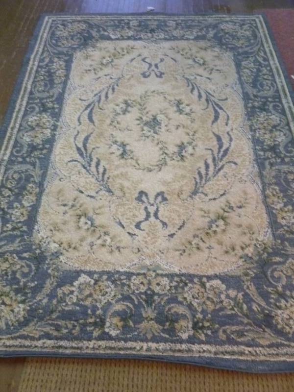 lot 402 image: Area Rug