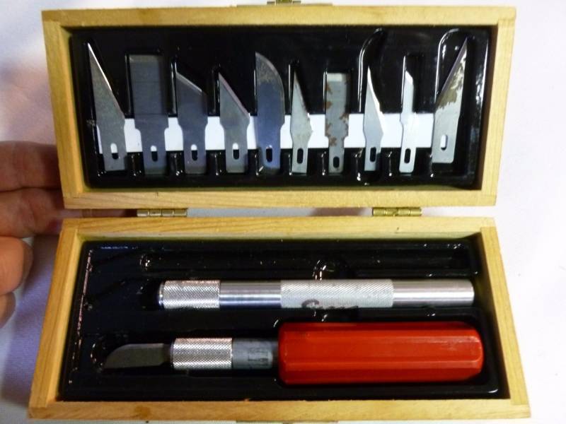 lot 406 image: Excel Knife Set