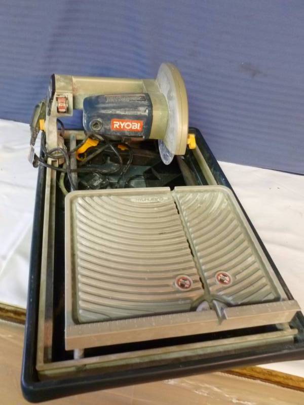 lot 417 image: Ryobi Wet Tile Saw