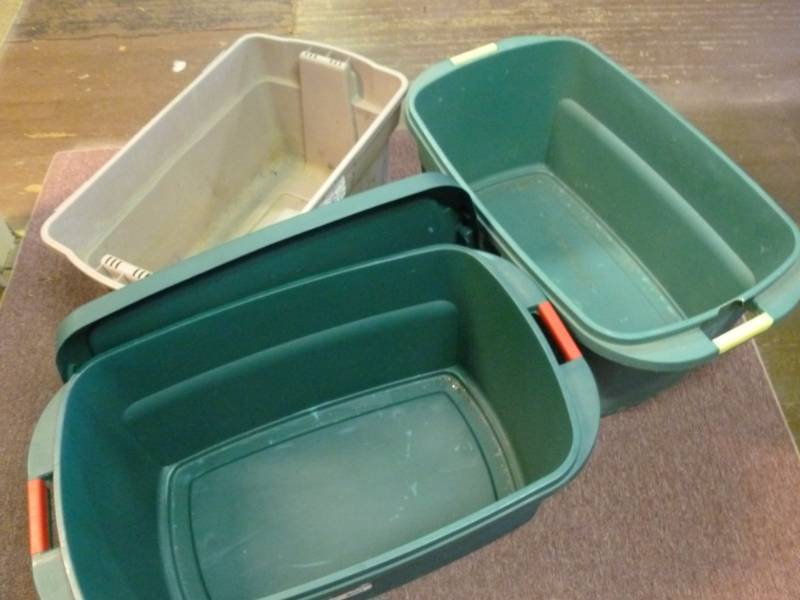 lot 420 image: Storage Tote