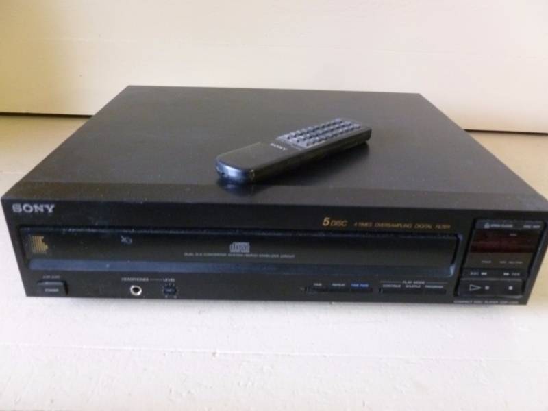 lot 430 image: Sony CD Player
