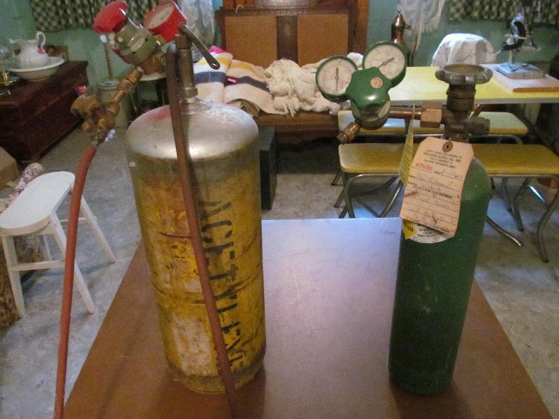 Acetylene & O2 Tanks