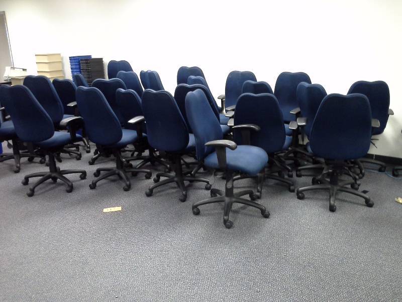 (26) Office Chairs
