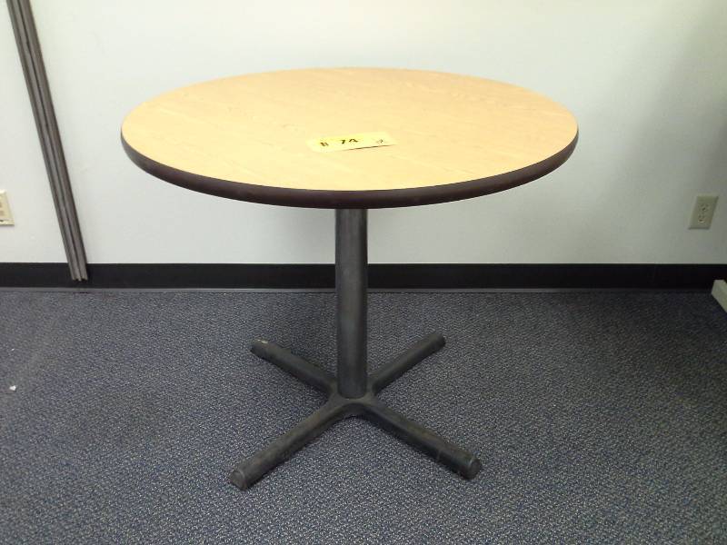 (1) Office Table