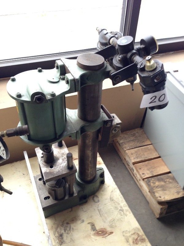 Air Mite pneumatic press