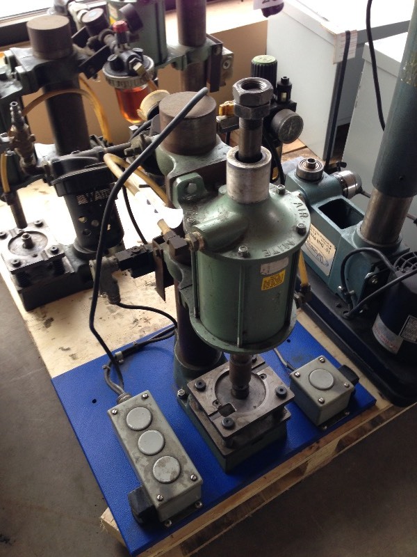 Air Mite pneumatic press