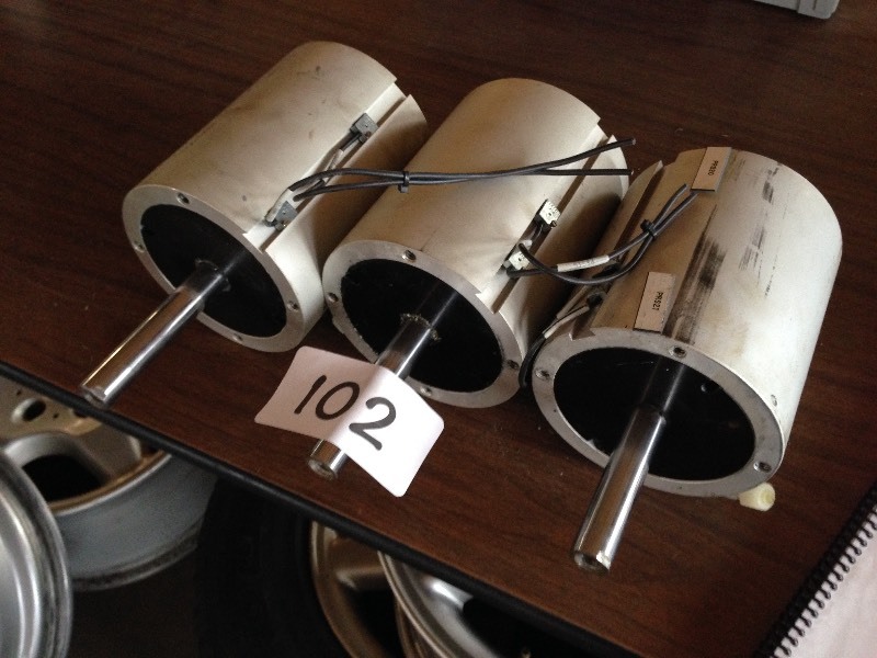 3 motors