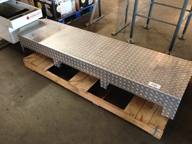 Diamond plate platform