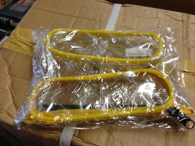 3 boxes of clear plastic pouches