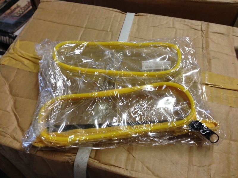 3 boxes of clear plastic pouches
