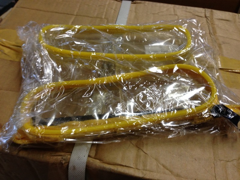 3 boxes of clear plastic pouches