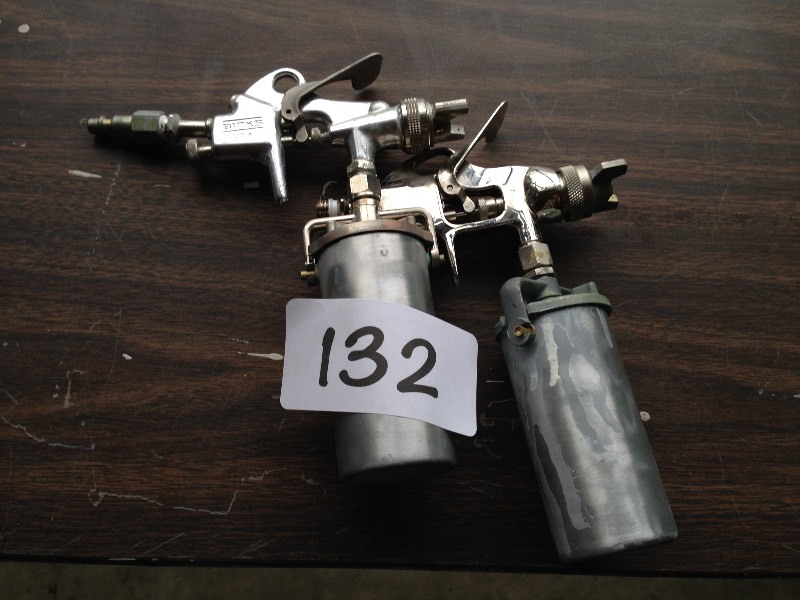2 spray guns