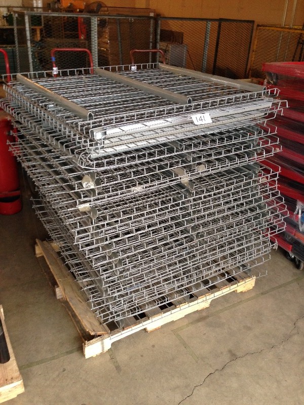 Lot of pallet racking grates