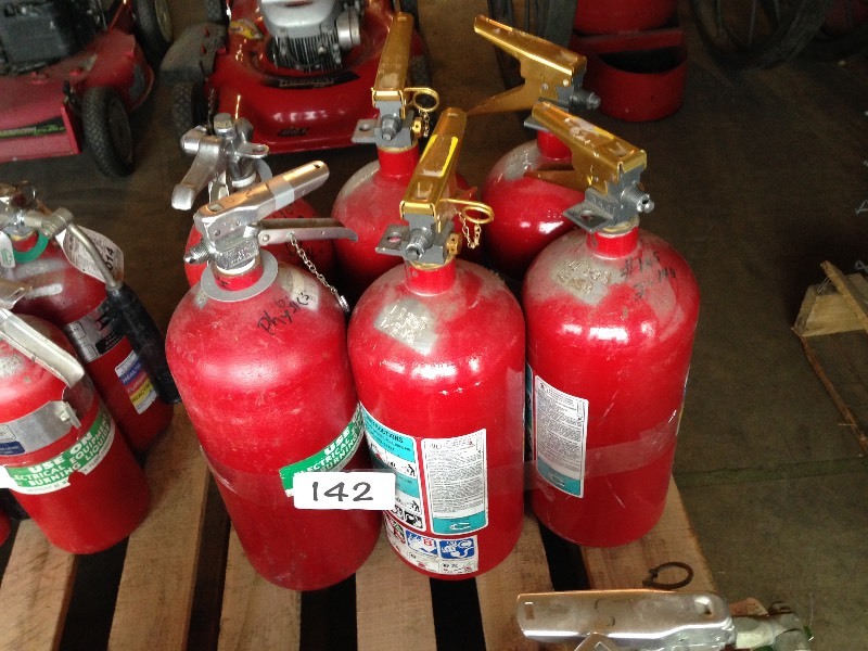 Lot of 6 fire extinguishers